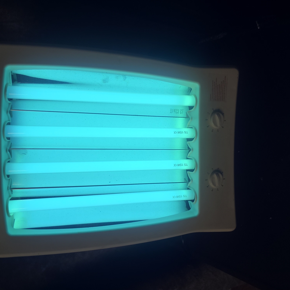 Portable UV Tanning Lamp - White